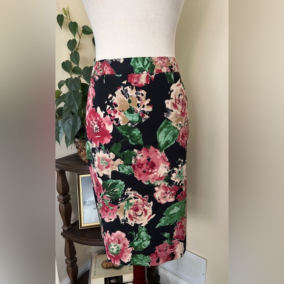 Talbots Black Floral Rose Pencil Skirt sz 4 - Picture 3 of 11
